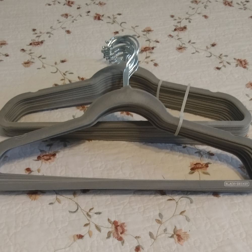 Velvet Coat Hangers, 20 count.